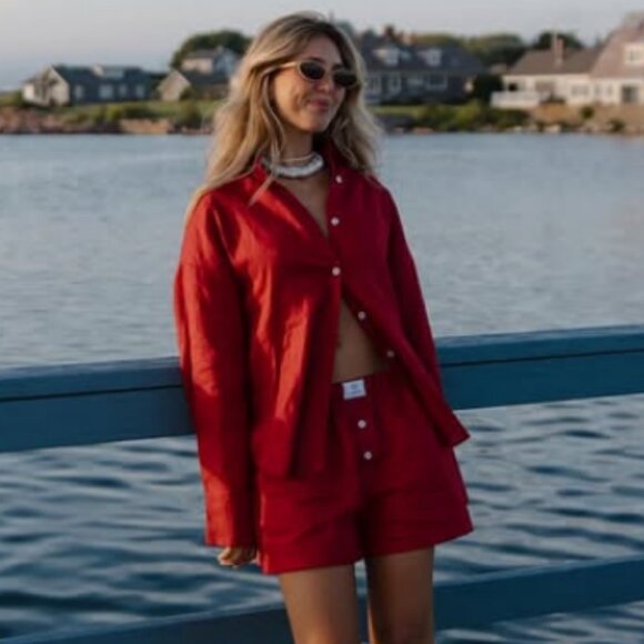 Parke Oversized Boyfriend Linen Button Down Shirt in Red Large Extra Large - Picture 2 of 6